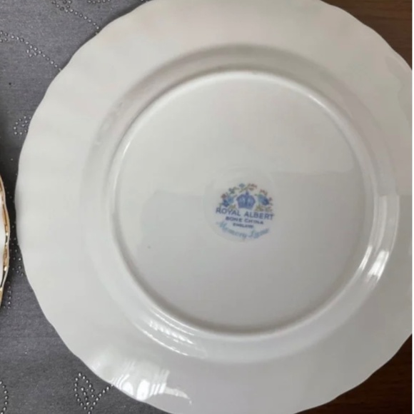 Royal Albert Memory Lane China Bread and Butter. - Picture 2 of 2
